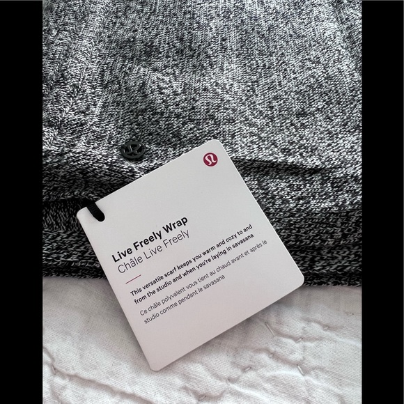 NWT Lululemon Live Freely Wrap - Gray Merino Wool - Picture 5 of 7